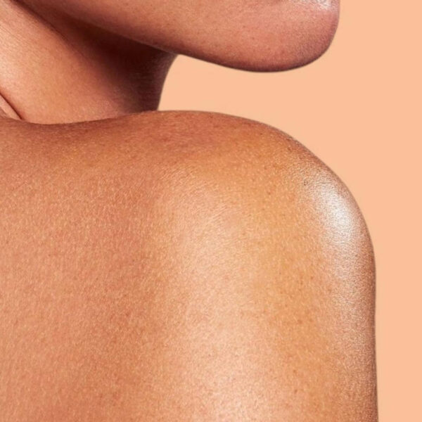 GLOW BODY OIL - HUILE NOURRISSANTE, SOYEUSE , ILLUMINATRICE ET PAILLETÉE - 100 ML CHOGAN – Image 2